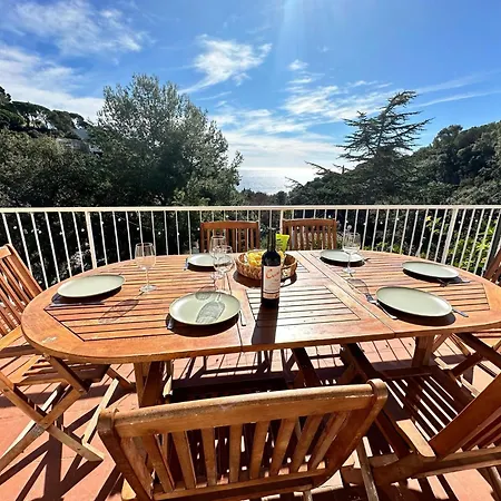 Villa Frente Al Mar Con Piscina Y Playa Privada *